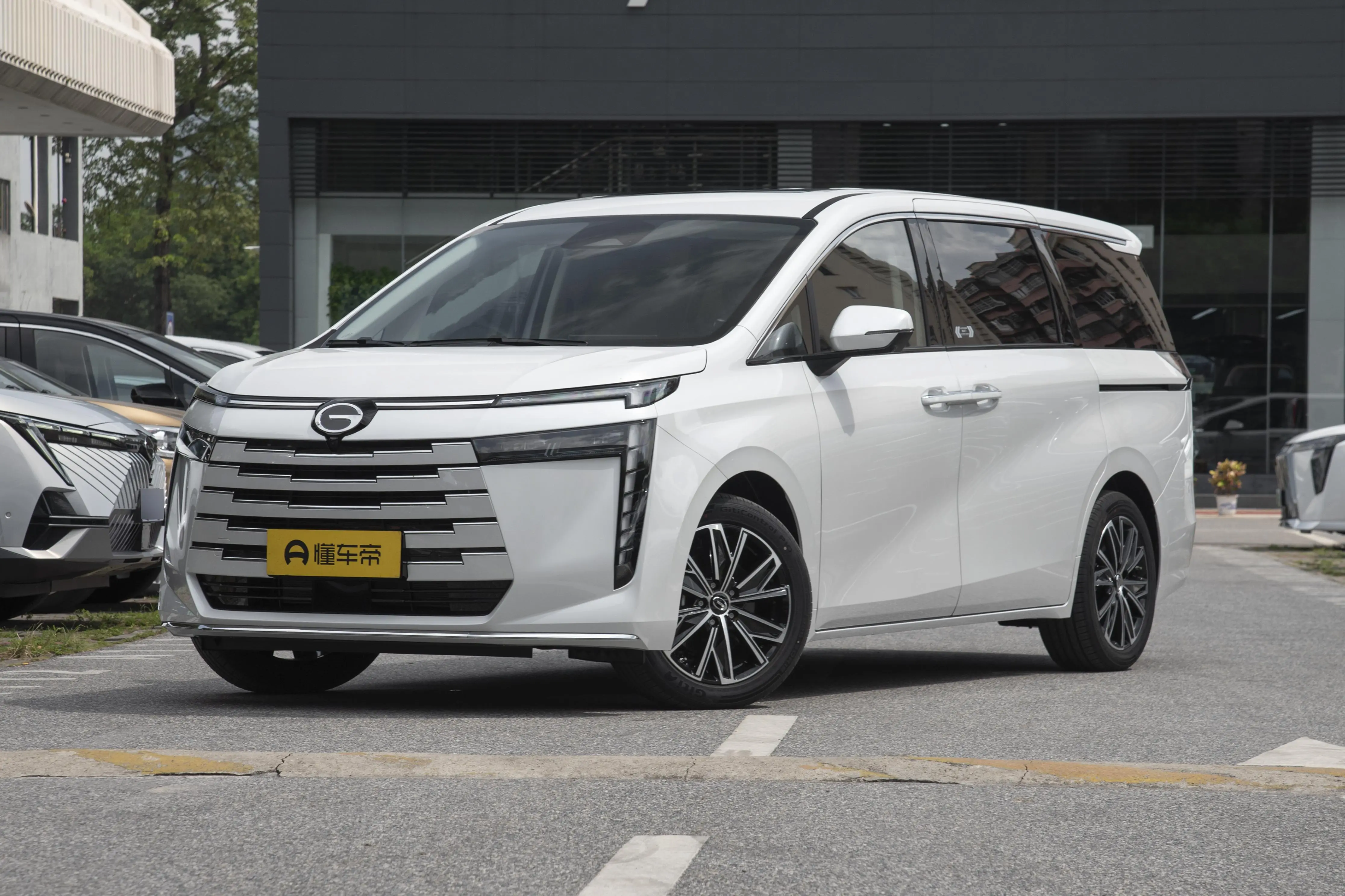 廣汽傳祺E8 PHEV：家用MPV新選擇