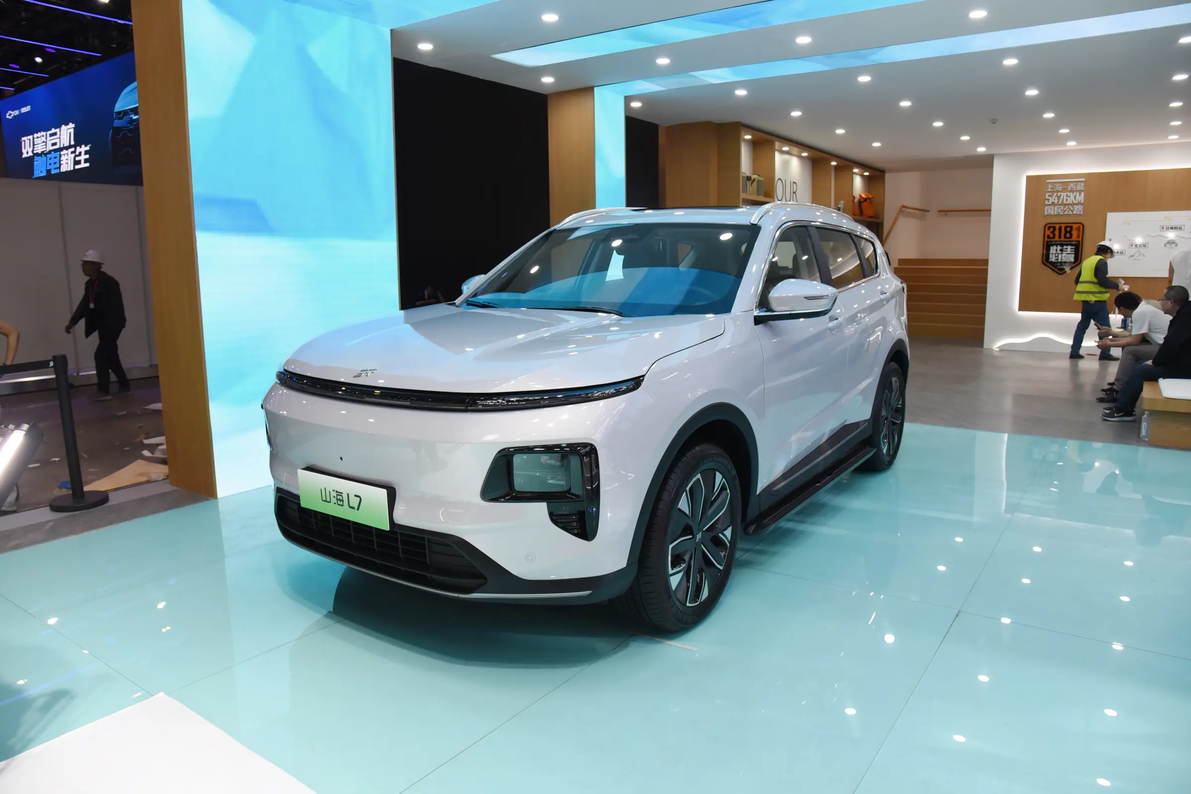 捷途山海L7中型SUV：舒適內(nèi)飾配色多樣，安全配置豐富