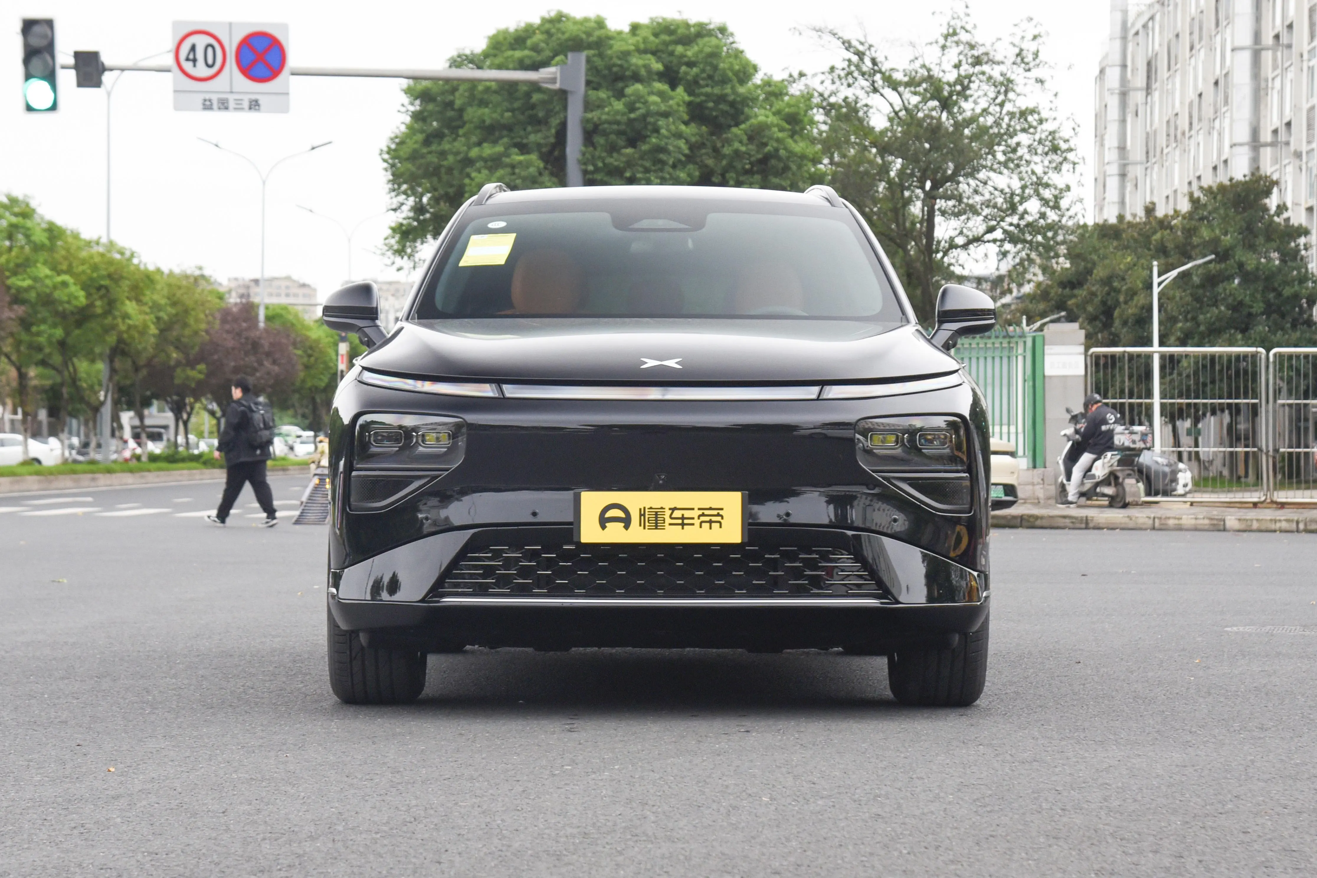 小鵬G9：全系800V高壓快充的中大型SUV